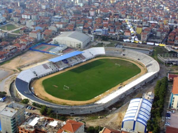 Gebze Alaettin Kurt Stadyumu